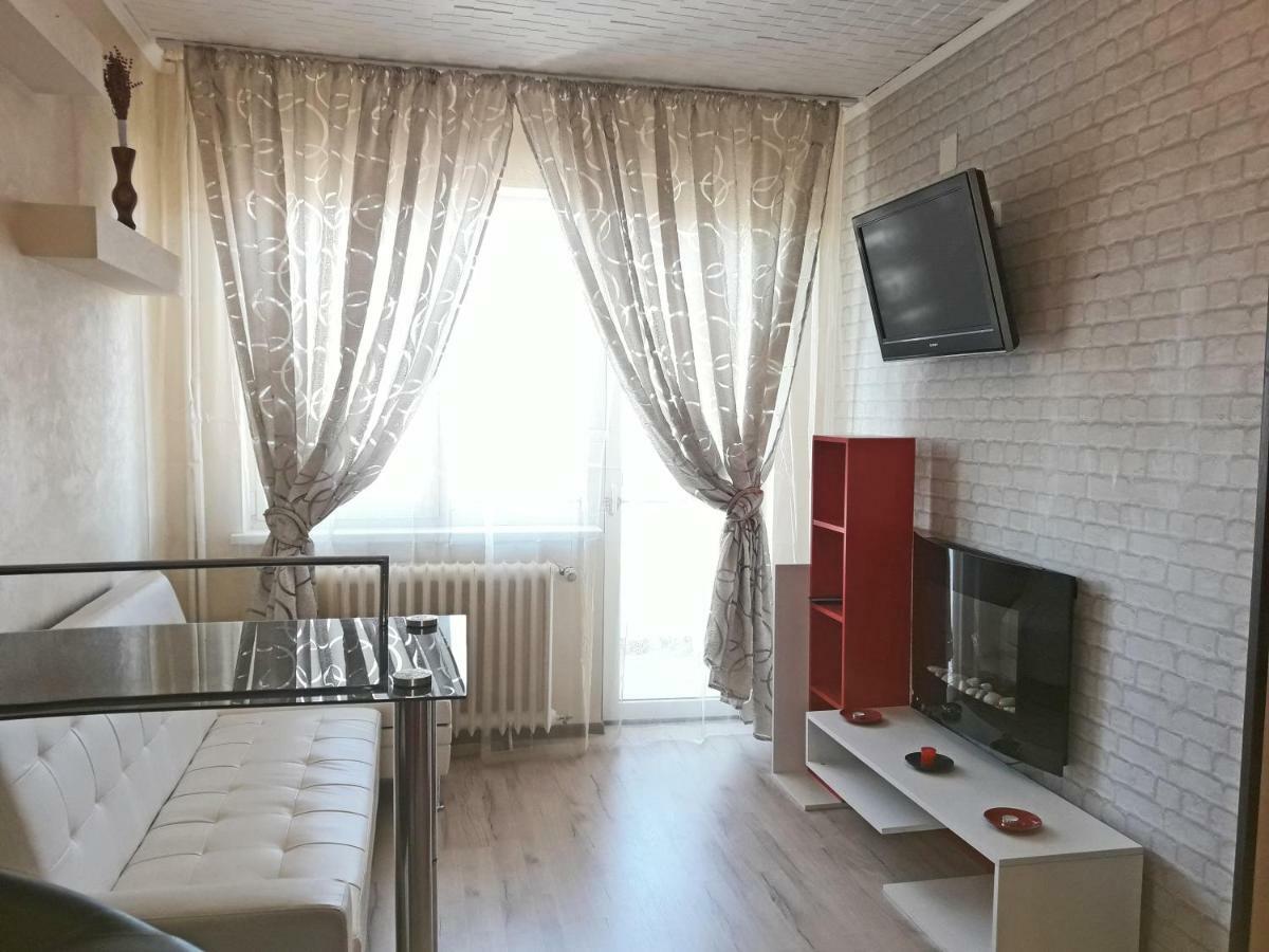Ana'S Apartment Oradea Exterior foto