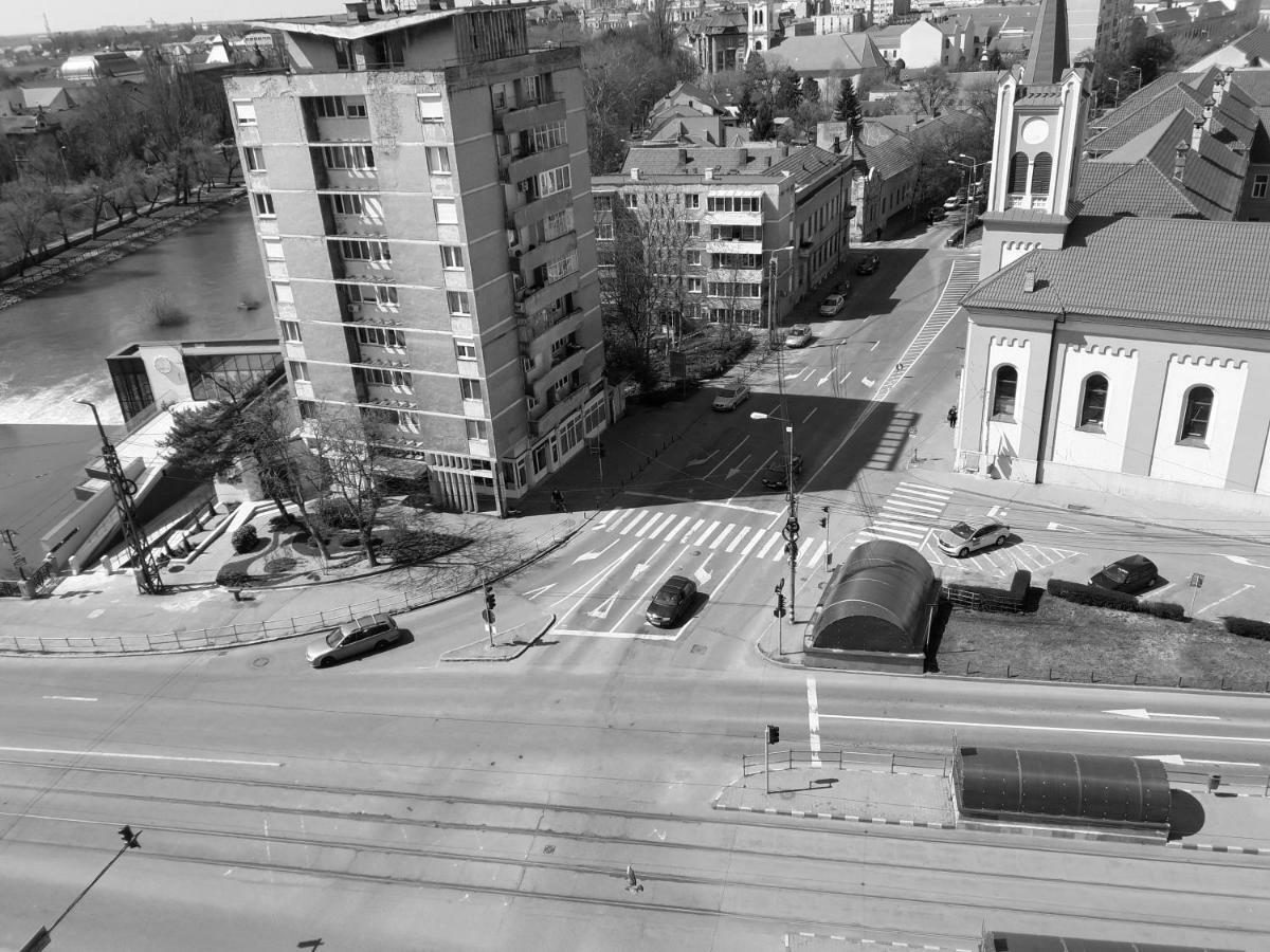 Ana'S Apartment Oradea Exterior foto
