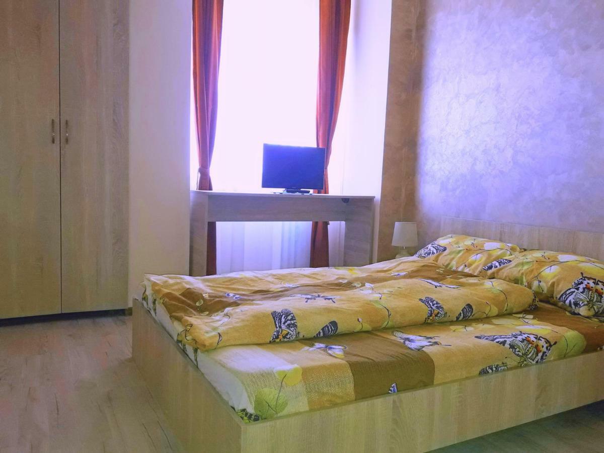 Ana'S Apartment Oradea Exterior foto